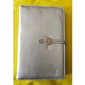Trad Cub Silver Travel Wallet | Passport Holder | Japan | Vegan